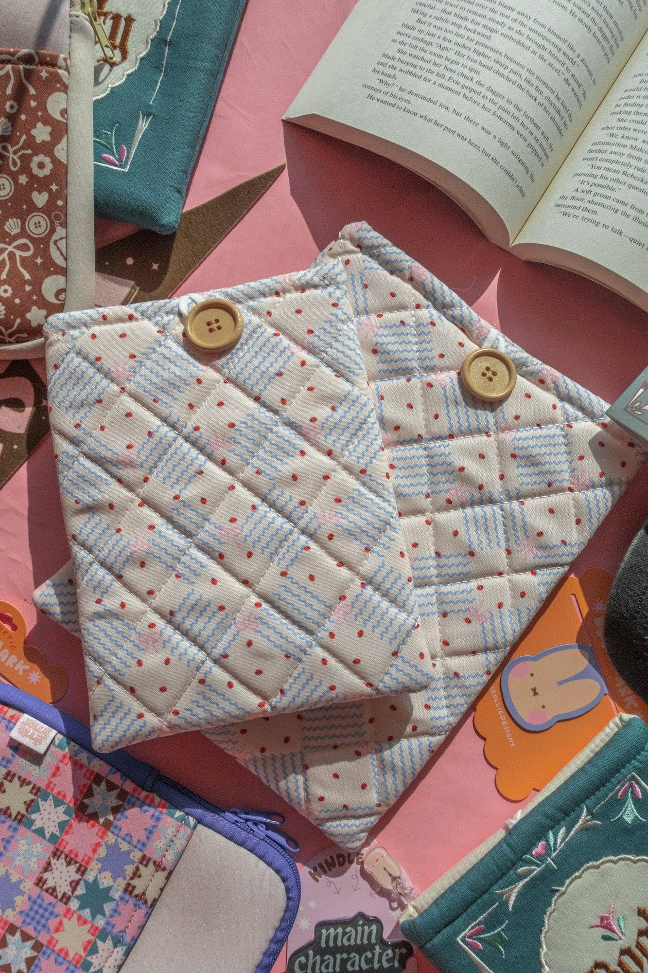 Quilted Ladybug Embroidered Book/Kindle Sleeve: Book Sleeve
