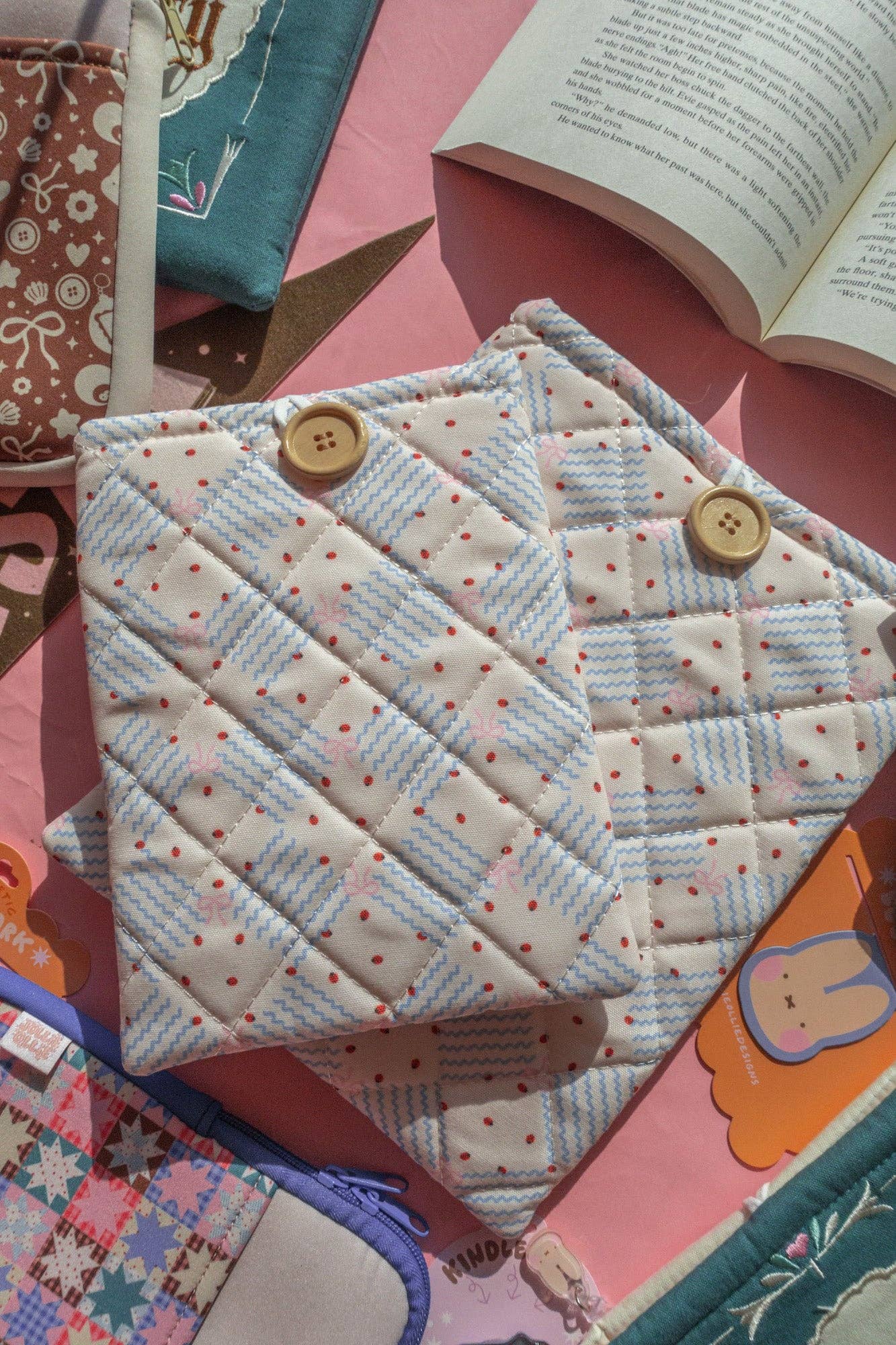 Quilted Ladybug Embroidered Book/Kindle Sleeve: Book Sleeve